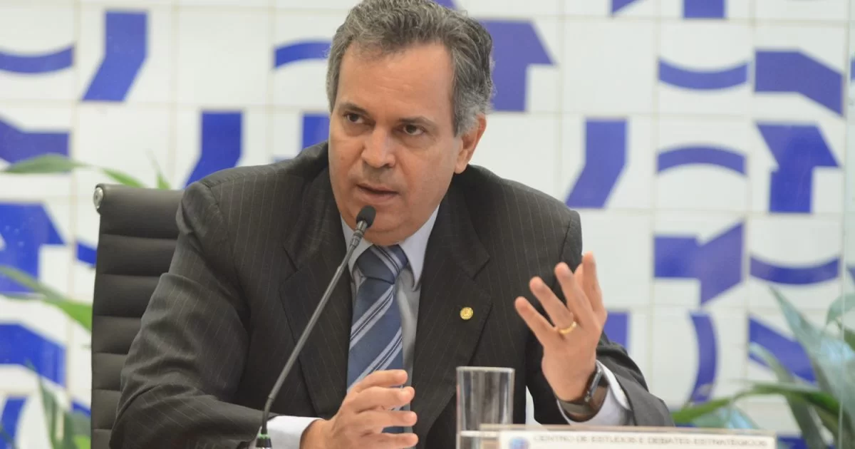 Félix Mendonça Júnior é mencionado para o Ministério da Previdência, mas recusa convite