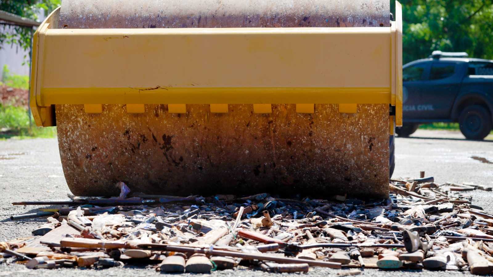 Polícia Civil destrói 1.200 armas em operação de combate ao crime