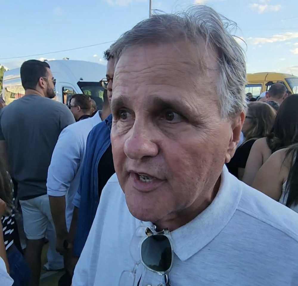 Geddel discursa em palanque durante agenda de Jerônimo Rodrigues em Itapetinga e provoca oposição