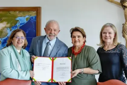 Lula demite Cida Gonçalves e nomeia Márcia Lopes para o Ministério das Mulheres