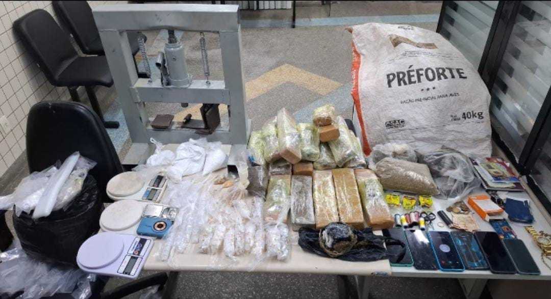 PM destrói laboratório de drogas em Jauá