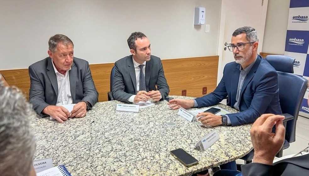 Após anos de disputa, Prefeitura de Brumado assina contrato com a Embasa para investimento e prestação de serviço