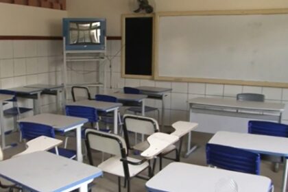 Professores mantêm greve em Salvador após impasse com prefeitura sobre pagamento do piso nacional