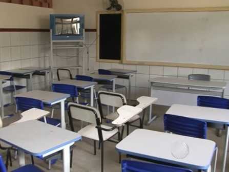 Professores mantêm greve em Salvador após impasse com prefeitura sobre pagamento do piso nacional