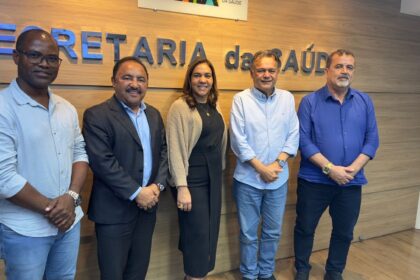 Roberto Carlos promove audiência com a secretária de Saúde do Estado e prefeitos de Aratuípe, Itiúba e Uauá