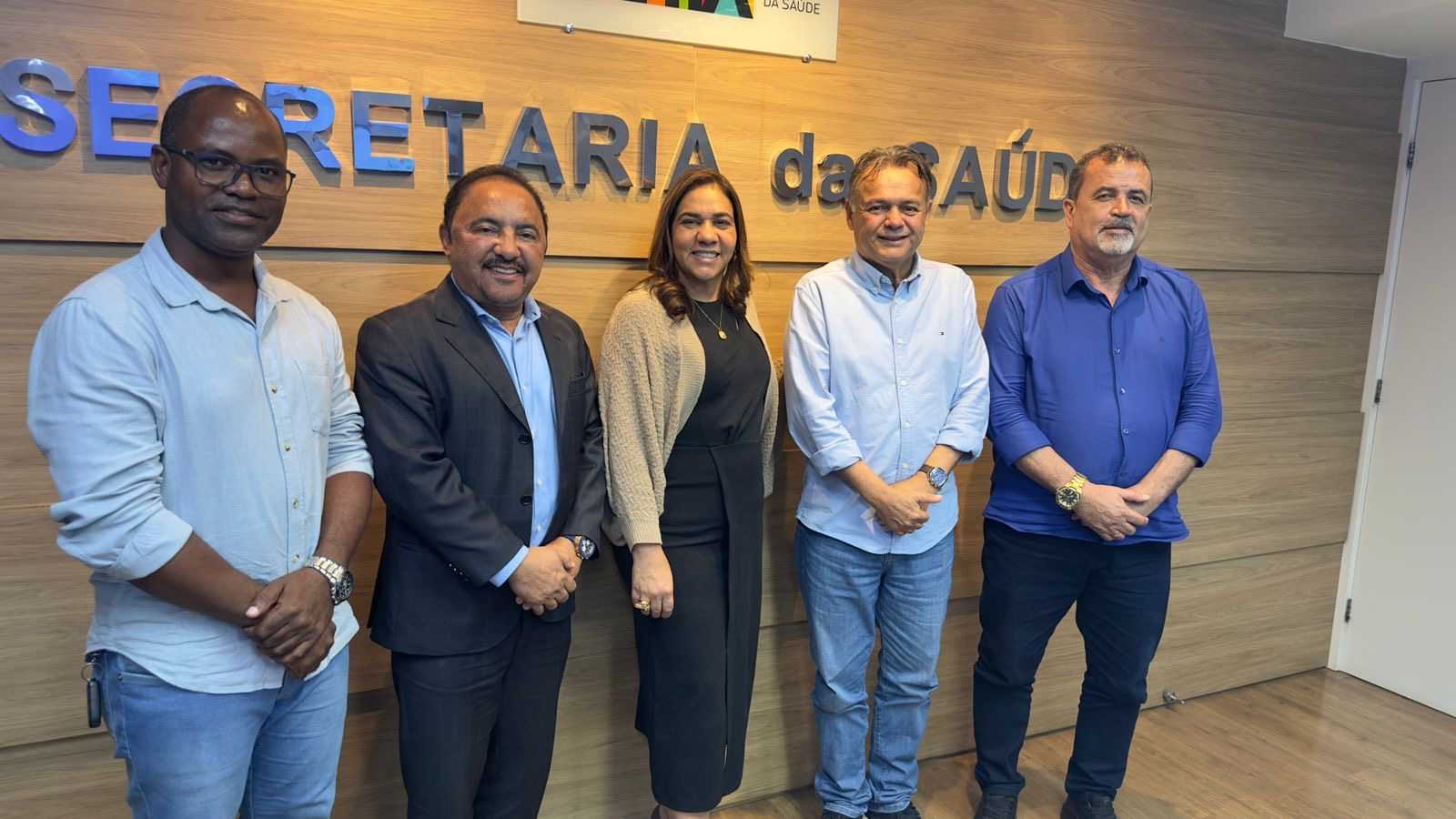 Roberto Carlos promove audiência com a secretária de Saúde do Estado e prefeitos de Aratuípe, Itiúba e Uauá
