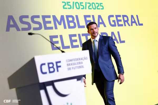 Samir Xaud é eleito presidente da CBF em votação esvaziada