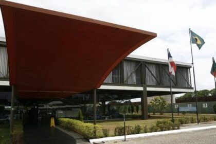 TRE-BA realiza plantão neste sábado (17) para evitar cancelamento de mais de 260 mil títulos de eleitor