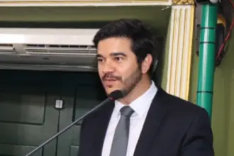 Vereador Daniel Alves (PSDB) condena invasão à Câmara de Salvador e aponta supostos líderes de manifestação