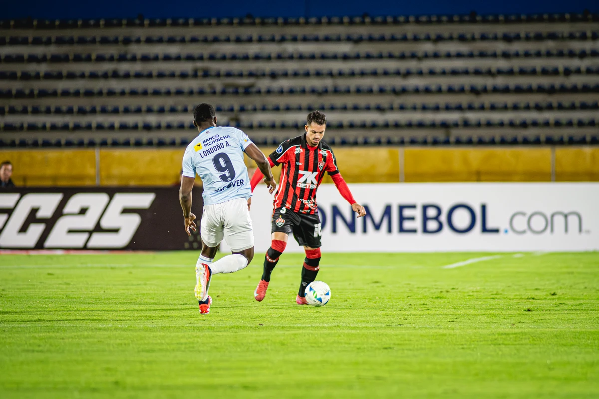 Vitória perde para Universidad Católica e dá adeus à Sul-Americana