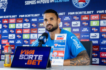Willian José projeta duelo contra o Grêmio e mira "jogo do ano" contra o Inter