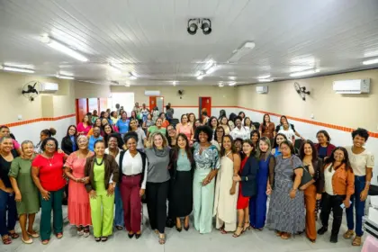 Encontro reúne servidoras públicas de Candeias com foco no autocuidado e fortalecimento feminino