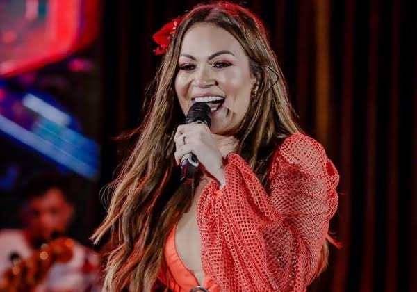 Candeias: Solange Almeida é a 7ª atração do São João do município