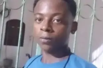 Jovem conhecido como Levi é encontrado morto em matagal de Candeias