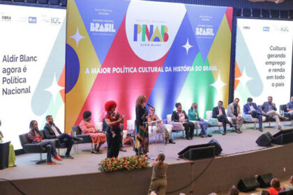 Senado aprova PL que torna Aldir Blanc permanente e fortalece cultura