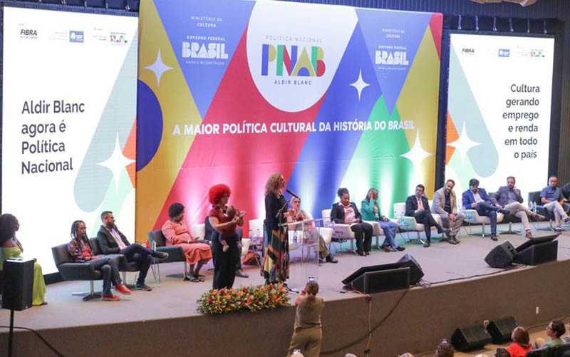 Senado aprova PL que torna Aldir Blanc permanente e fortalece cultura