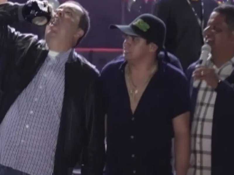 Deputado e Prefeito: Uísque e Alegria no São João da Bahia!