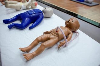 Enfermagem em Candeias: Profissionais capacitam-se em emergências pediátricas