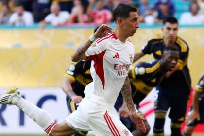 Boca Juniors empata com Benfica em 2x2 e deixa vitória histórica escapar