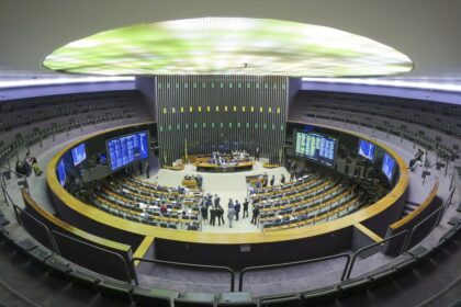 Maioria dos brasileiros defende corte em emendas parlamentares, aponta pesquisa AtlasIntel/CNN