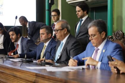 Carlos Muniz defende soluções urgentes para o transporte público