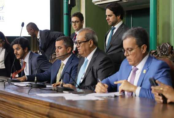 Carlos Muniz defende soluções urgentes para o transporte público