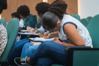 Concurso de Redação 2025 premia estudantes de São Francisco do Conde