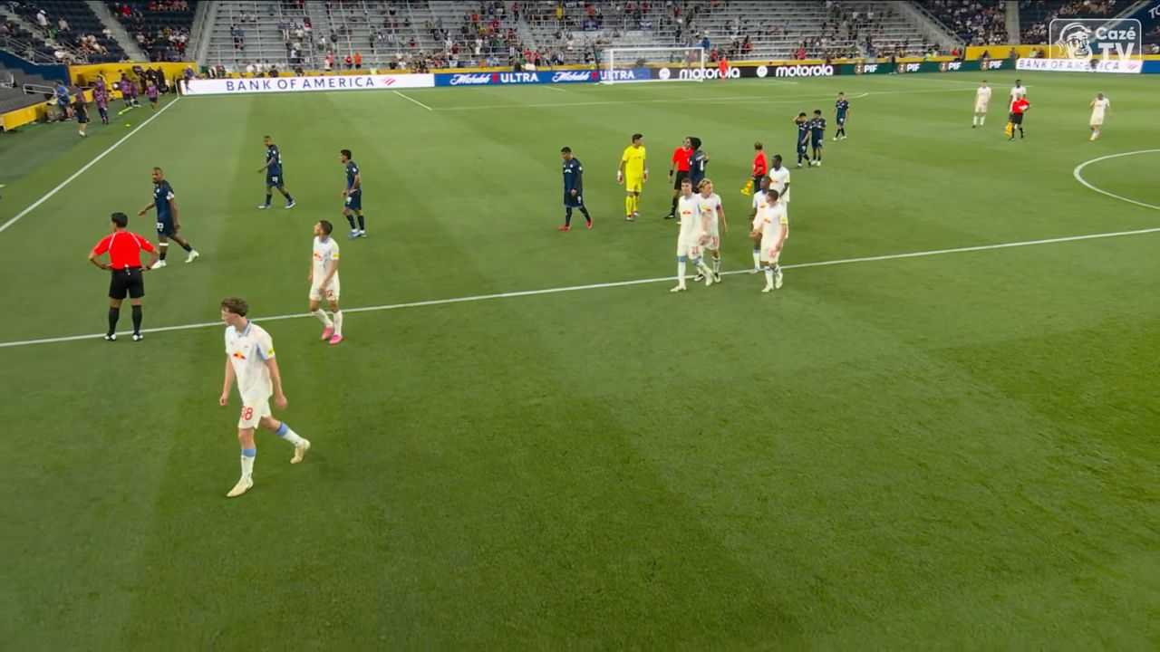URGENTE: Partida da Copa do Mundo de Clubes é paralisada devido a alerta de tempestade