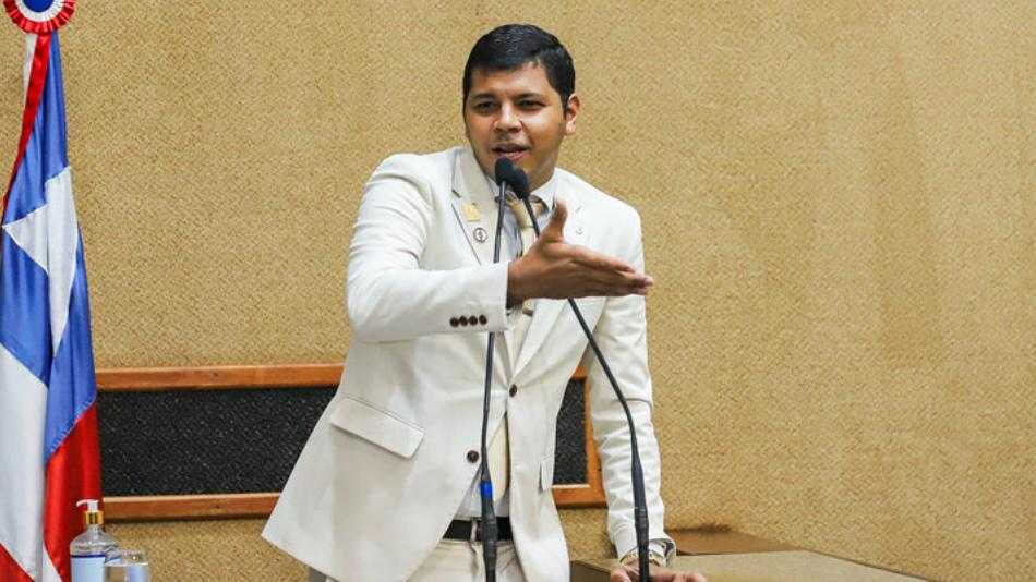 Casa do deputado Diego Castro é invadida em Salvador