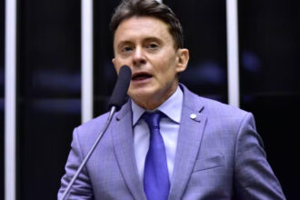 Deputado direciona verba para obras em condomínio onde mora