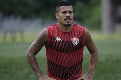 Ex-jogador do Vitória é preso por dívida de pensão alimentícia; saiba valores