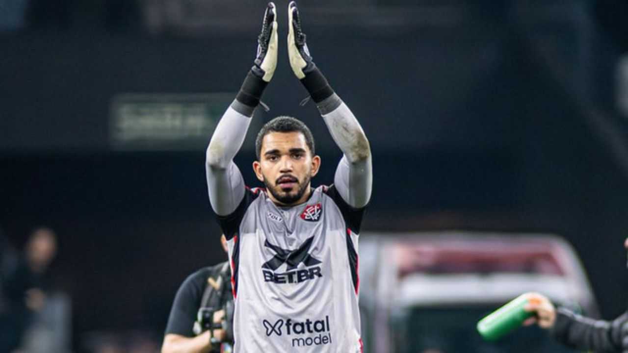 Fábio Mota revela que Lucas Arcanjo deve ser vendido no final do ano pelo Vitória