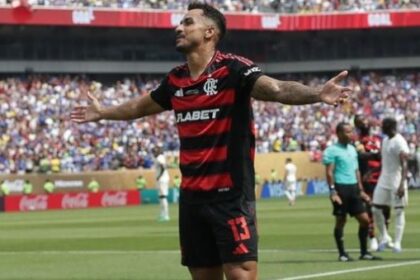 Flamengo vence Chelsea de virada e se aproxima das oitavas no Mundial de Clubes