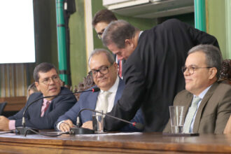 Greve dos professores municipais pauta debates na Câmara