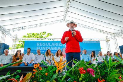Lula critica Bolsonaro e faz acenos a empreendedores e ao agro no Tocantins
