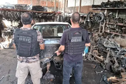 Polícia Civil desmantela desmanche de carro roubado em Salvador
