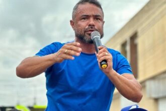 Prefeito de São Domingos é punido pelo TCM-BA por uso de cores partidárias em prédios públicos