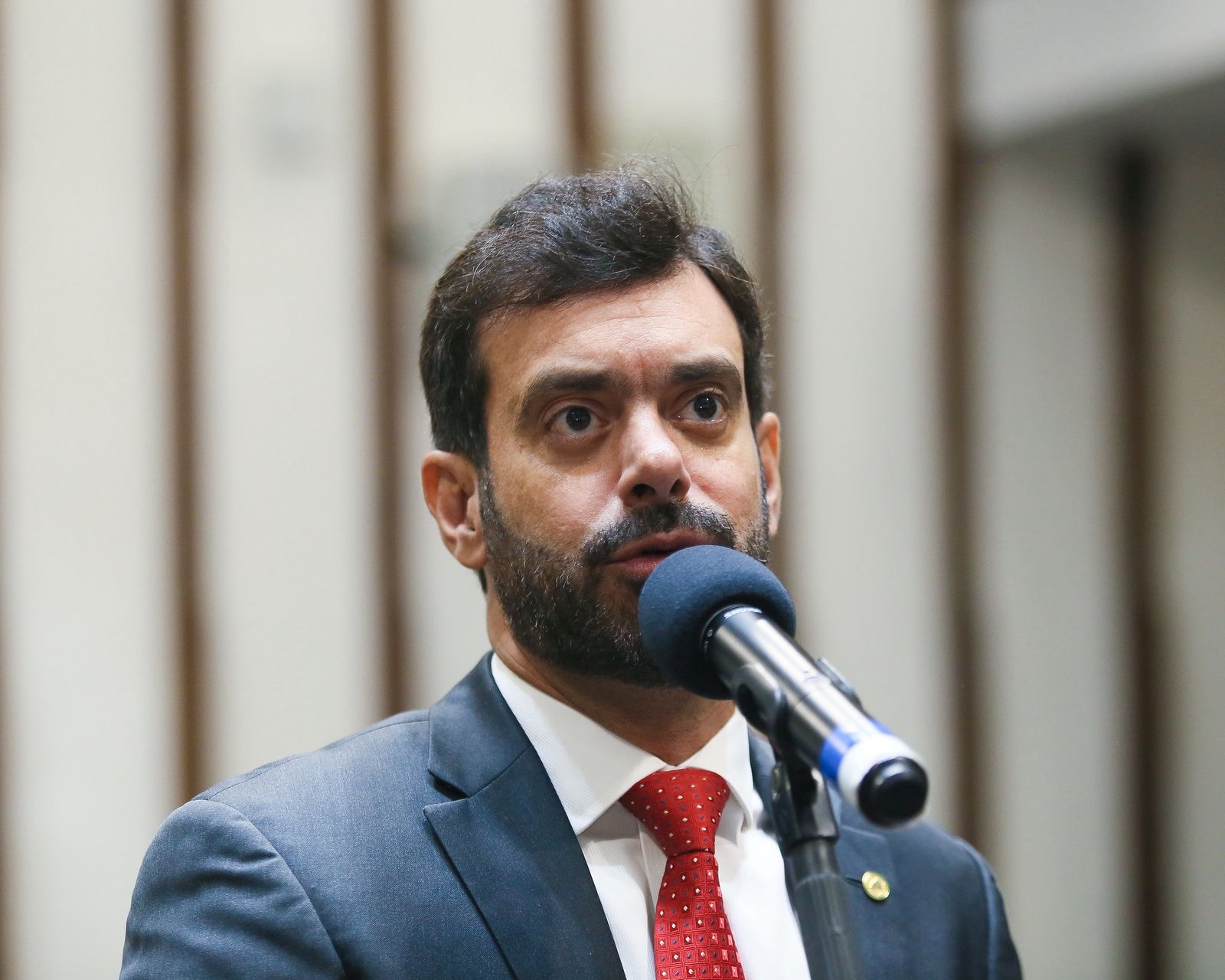 Líder da Oposição, Tiago Correia afirma que governo do Estado não enfrenta a fome com seriedade após TCE apontar falhas na execução do Bahia sem Fome