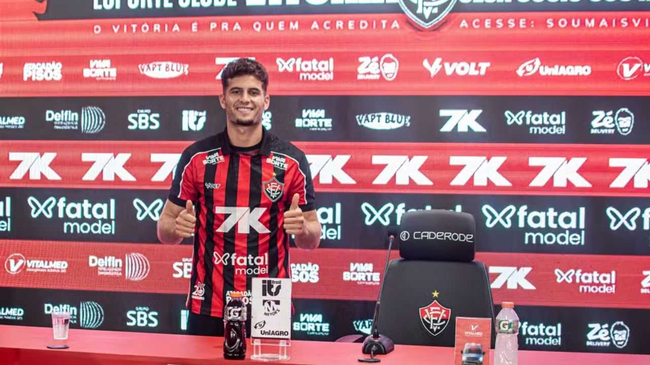 Novo reforço europeu do Vitória é apresentado: "gosto de novos desafios"