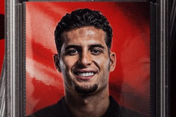 Vitória anuncia contratação de meia português