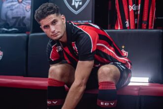 Vai vestir a 10? Vitória divulga número da camisa de novo contratado