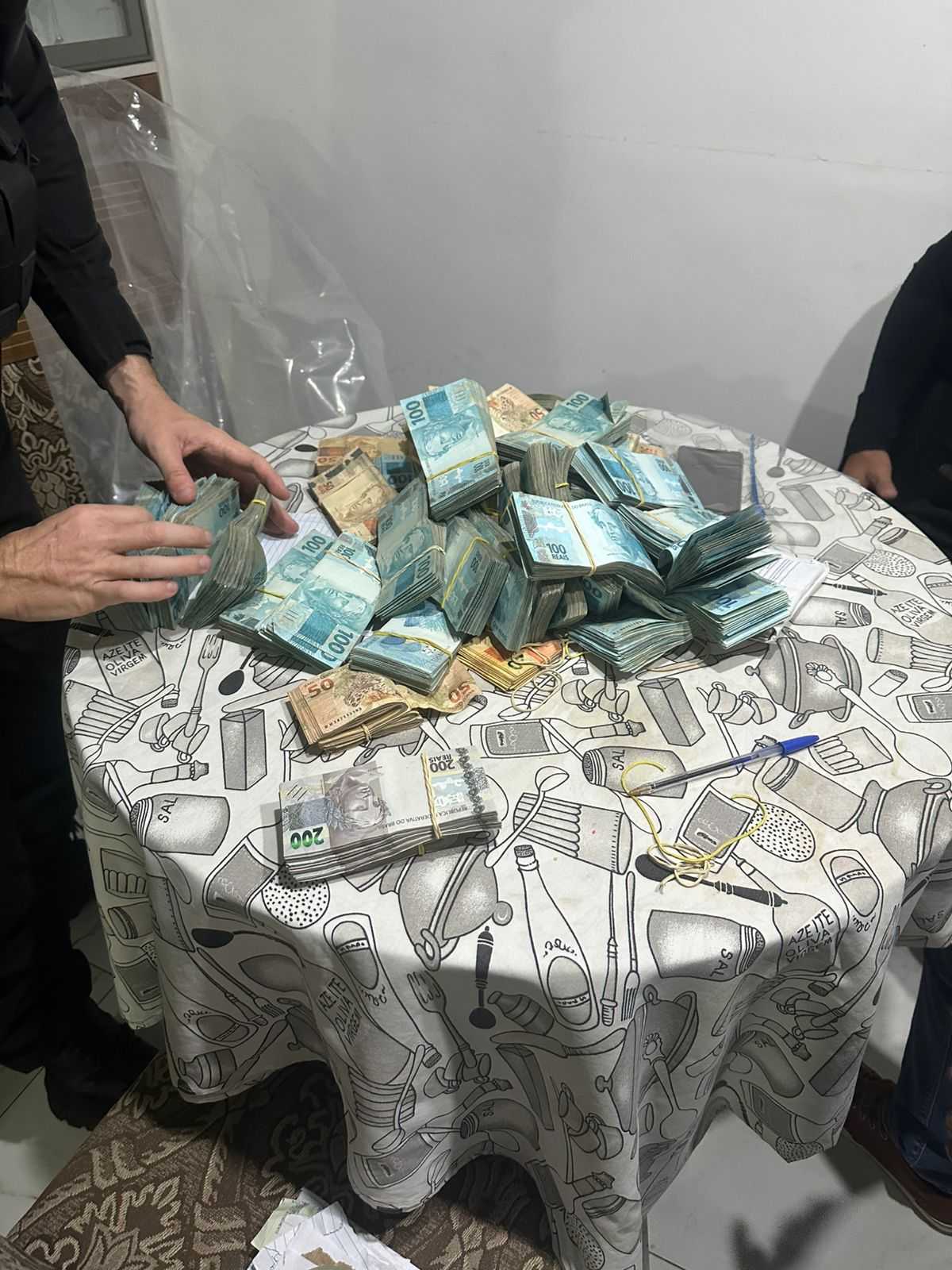 Polícia Federal desmantela venda de fuzil a facção criminosa