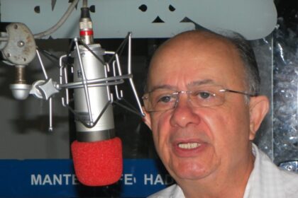 Zé Ronaldo descarta antecipação de salários e admite déficit