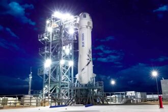 Blue Origin divulga nova data para voo de turistas ao espaço