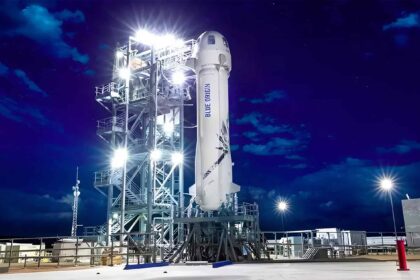Blue Origin divulga nova data para voo de turistas ao espaço