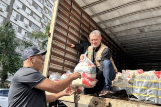 Conab doa 68 toneladas de alimentos a vítimas das enchentes no RS