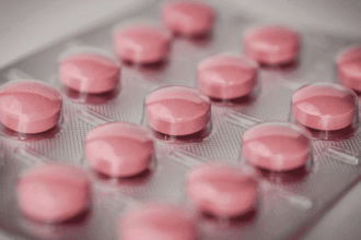 O que é e quem precisa fazer reposição hormonal?