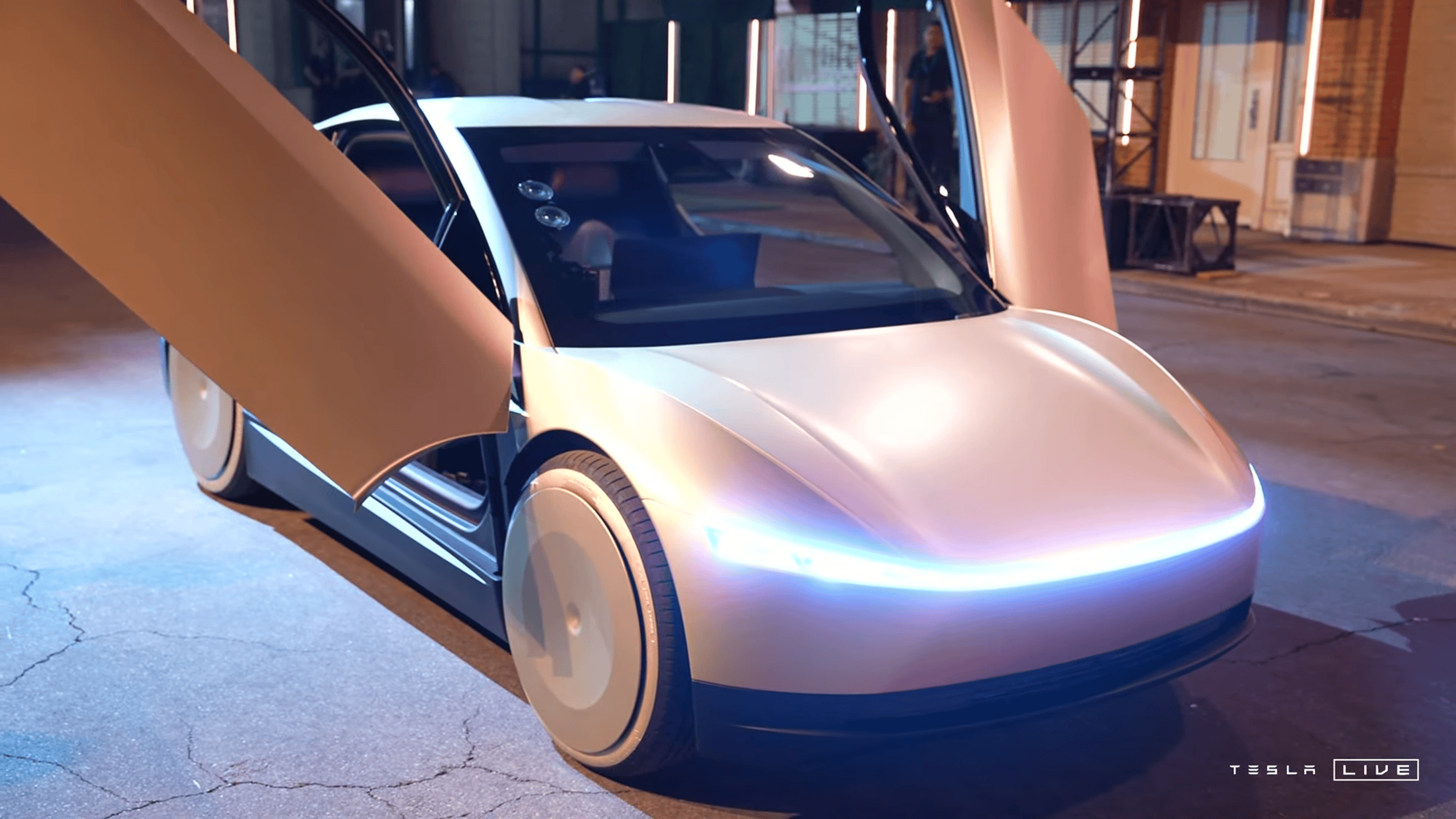 Musk revela data que robotáxis vão começar a funcionar