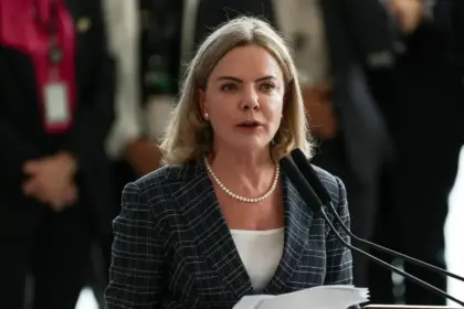 Gleisi Hoffmann liga para prefeitos brasileiros em Israel e dialoga sobre parcerias