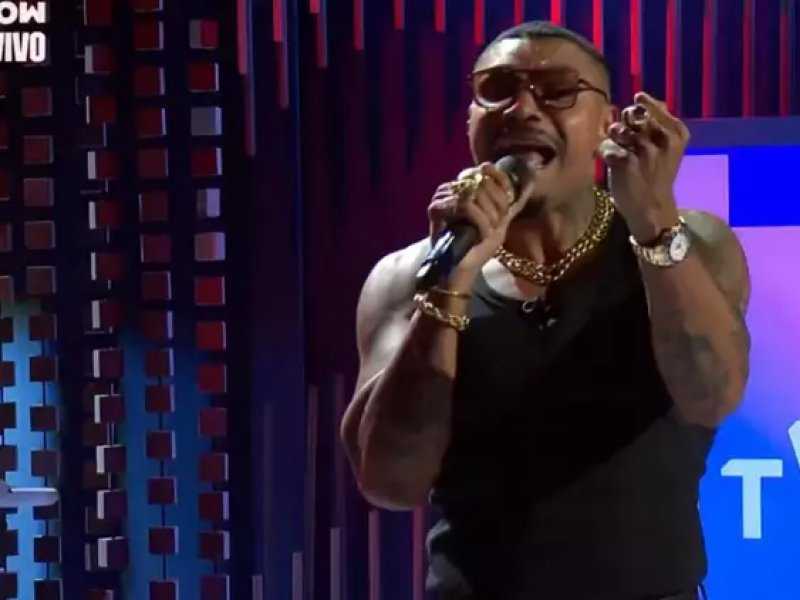 Naldo Benny Brilha: Interpretação de Bruno Mars que Encanta!